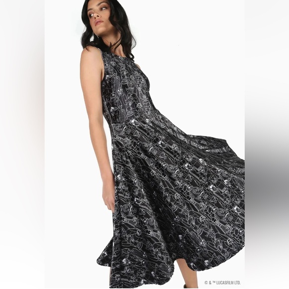 Blackmilk Star Wars Sentients Velvet Princess Midi Dress - Size Large - Picture 2 of 8